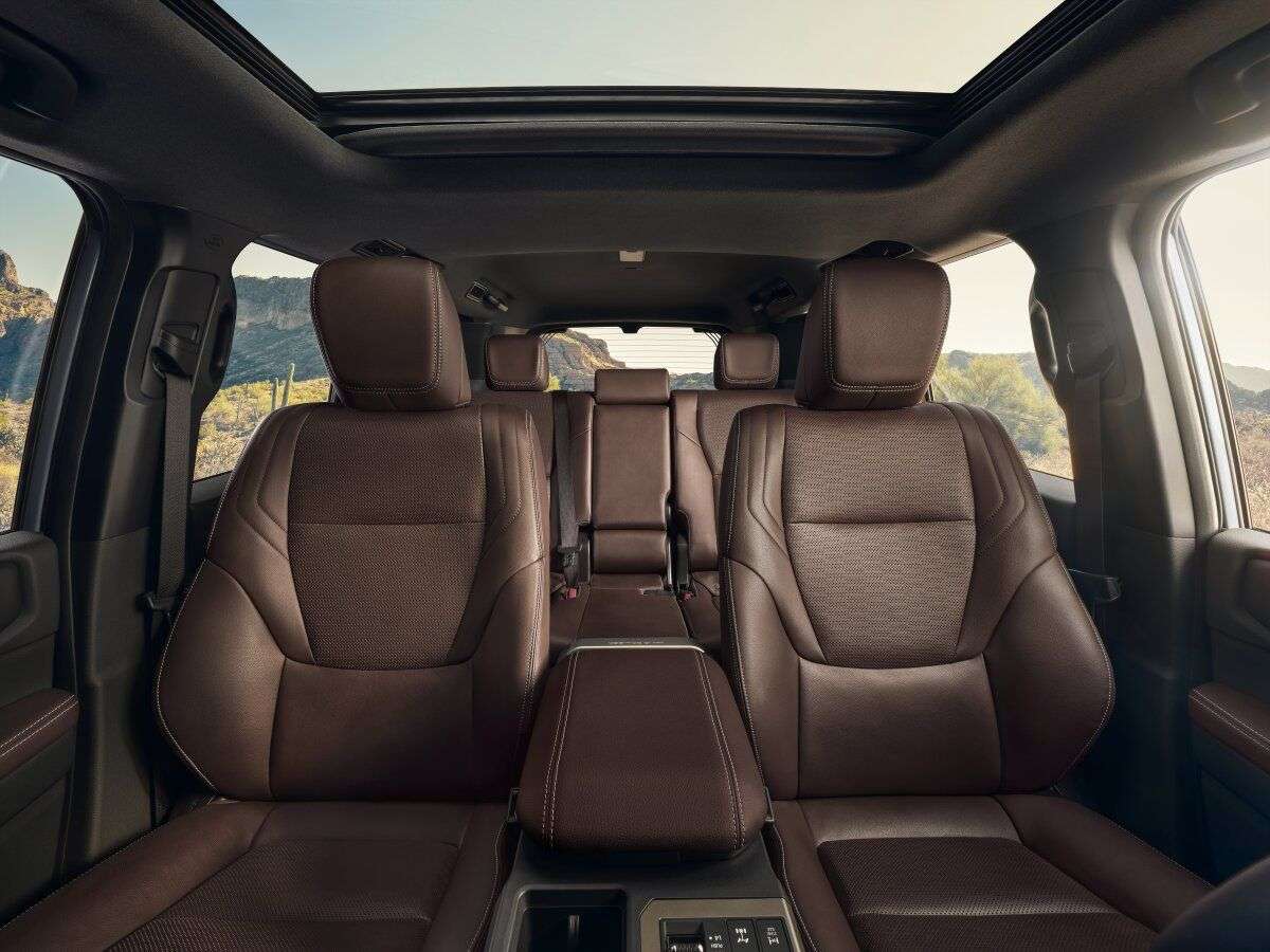 Wear resistant and environmentally friendly, with a comfortable touch, suitable for all types of cars, especially mid to high end cars